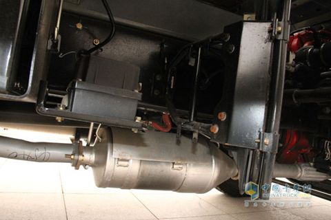 福田奧鈴TX 141馬力4×2平板載貨車（BJ1139VJPFG-2）