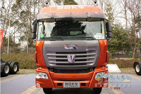 聯(lián)合卡車 玉柴 380馬力 2015款6X2標(biāo)載牽引車