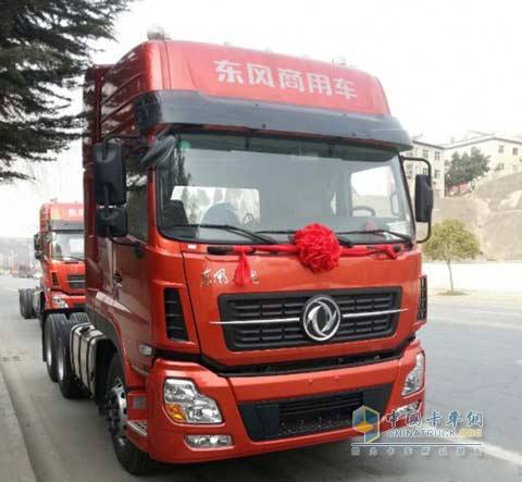 促銷:湖北十堰東風(fēng)天龍6x4牽引降2萬