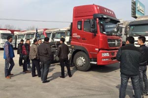 中國重汽斯太爾產(chǎn)品巡展活動首次進(jìn)駐日照