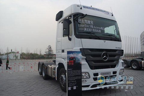 奔馳 Actros 2646 LS 6X2 DNA  國(guó)四 2015標(biāo)準(zhǔn)版