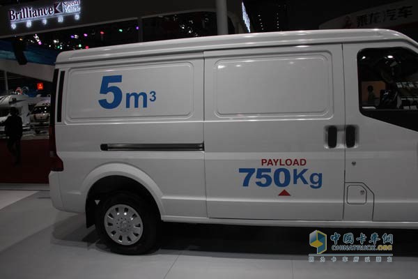 貨廂的容量為5立方、承載0.75噸