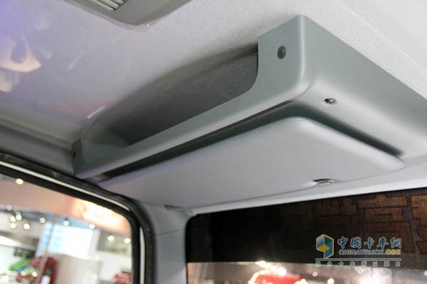 超越C300高端輕卡內(nèi)飾