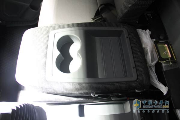 超越C300高端輕卡內(nèi)飾