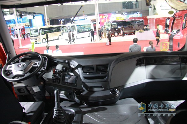 一汽解放 J6領(lǐng)航版 錫柴460馬力 6x4牽引車