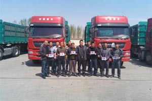 中國重汽新斯太爾-D7B 6X2牽引車走進(jìn)繁峙