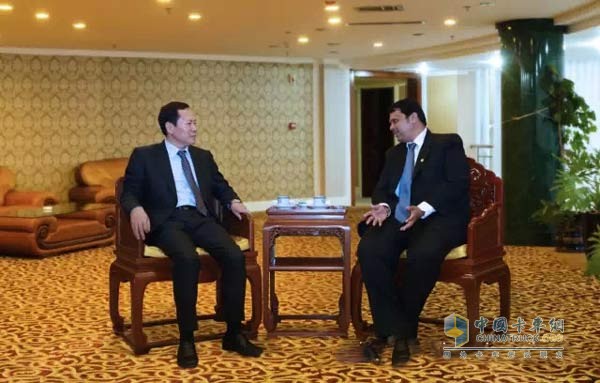 福田汽車(chē)集團(tuán)黨委書(shū)記王金玉與印度總理莫迪