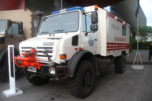 梅賽德斯-奔馳烏尼莫克(Unimog)U4000 4X4全地形救護車底盤 梅賽德斯-奔馳烏尼莫克(Unimog)U4000 4X4全地形救護車底盤