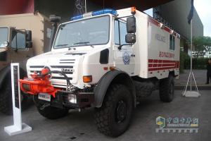 梅賽德斯-奔馳烏尼莫克(Unimog)U4000 4X4全地形救護車底盤