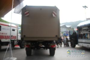 梅賽德斯-奔馳烏尼莫克(Unimog)U5000 4X4移動維修車底盤