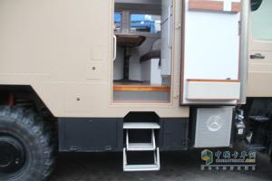 梅賽德斯-奔馳烏尼莫克(Unimog)U4000 4X4越野房車底盤