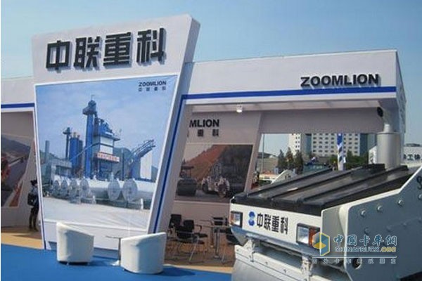 中聯(lián)重科第一臺(tái)ME200干混主機(jī)成功下線(xiàn)