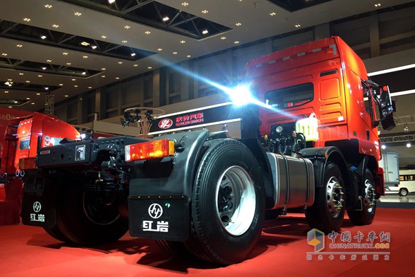 上汽依維柯紅巖 杰卡 390馬力 6X2 牽引車(chē)