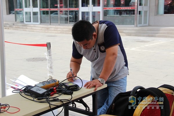 2015年首屆“?？当眹鳬V服務(wù)技能大賽總決賽