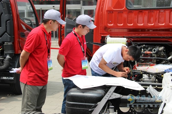 2015年首屆“?？当眹鳬V服務(wù)技能大賽總決賽