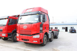 一汽解放 J6 牽引車(chē)