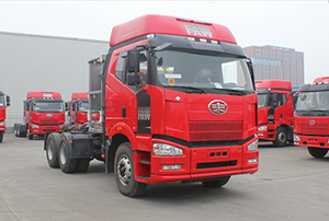 一汽解放 J6 牽引車(chē)