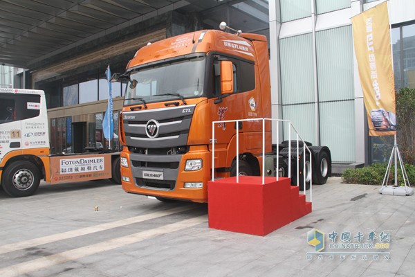 福田戴姆勒 歐曼GTL超能版 460馬力 6X4 國(guó)四牽引車（十六檔）