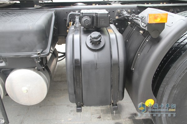 福田戴姆勒 歐曼GTL超能版 460馬力 6X4 國(guó)四牽引車（十六檔）