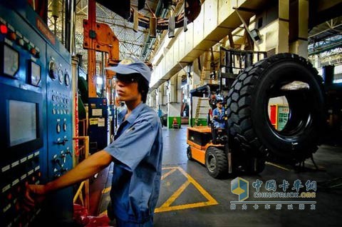 橡膠工業(yè)生產(chǎn)車間