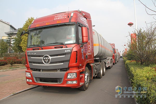 福田戴姆勒歐曼GTL超能版 430馬力6X4牽引車