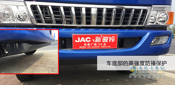 車底部加裝防護(hù)裝置，有效的減少撞擊造成的損壞