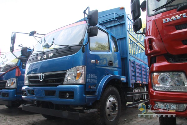 五征奧馳D3 濰柴4105 高欄載貨車(chē)