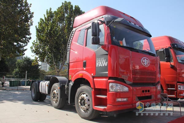 一汽解放、青島解放濟(jì)南卡車展同臺亮相 解放J6領(lǐng)航版受矚