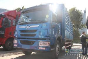 一汽解放、青島解放濟(jì)南卡車展同臺亮相 解放J6領(lǐng)航版受矚