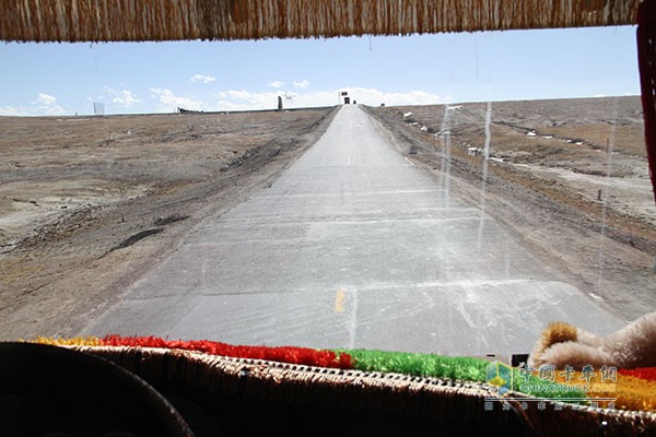 聯(lián)合卡車(chē)輕松應(yīng)對(duì)青藏線頻繁的長(zhǎng)短坡