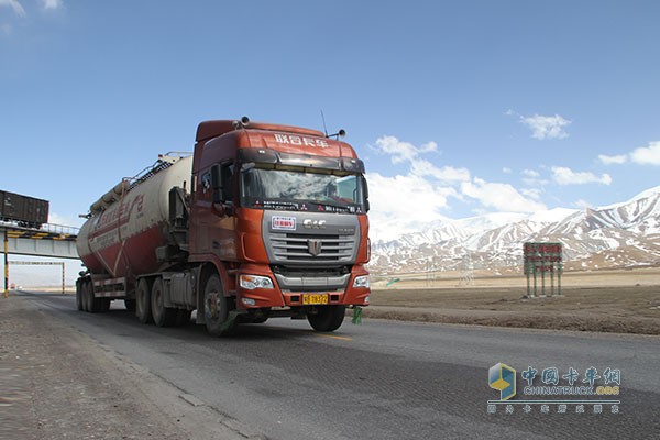 青藏線上的狠角色--聯(lián)合卡車(chē)