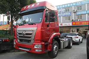 中國重汽豪瀚J5G34 340馬力 4X2港口牽引車 中國重汽豪瀚J5G34 340馬力 4X2港口牽引車