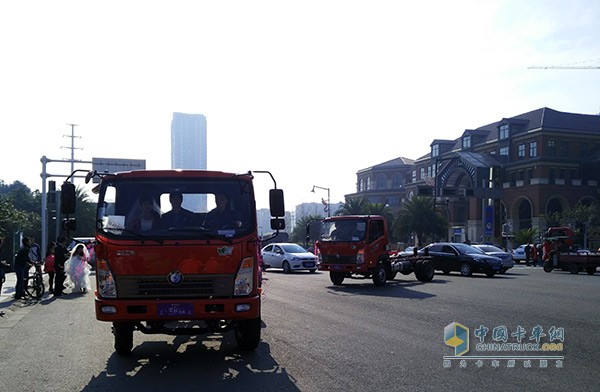 重汽王牌最美“曼妙婚典”活動在成都鳳凰湖公園開啟