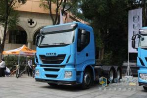 依維柯 Stralis Hi-Way 500馬力 6X4 牽引車