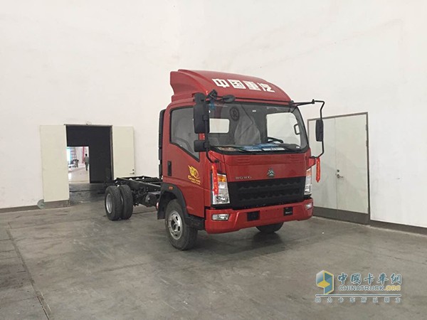 中國(guó)重汽武漢車展展臺(tái)面面觀