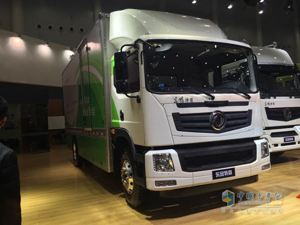 東風(fēng)特商4x2廂式純電動(dòng)卡車(chē)