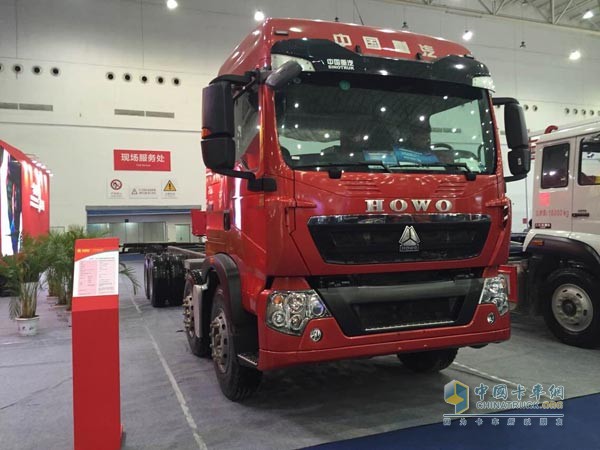 豪沃T5G倉(cāng)柵車