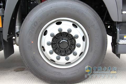 廣汽日野700系列 420馬力 6x4牽引車