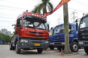 東風(fēng)柳汽 乘龍M7 康明斯350馬力4X2牽引車(chē) 國(guó)四 東風(fēng)柳汽 乘龍M7 康明斯350馬力4X2牽引車(chē) 國(guó)四