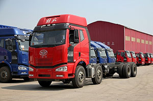 一汽解放 J6M 320馬力 8X4 9.5米欄板式載貨車(chē)底盤(pán) 一汽解放 J6M 320馬力 8X4 9.5米欄板式載貨車(chē)底盤(pán)