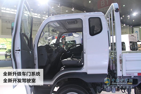 全新升級車門系統(tǒng)、全新開發(fā)駕駛室