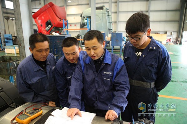 沃爾沃卡車售后服務(wù)團(tuán)隊(duì)