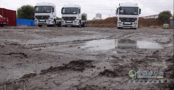 沙地、泥濘、濕地越野