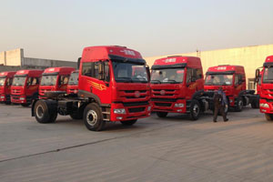 辭舊迎新 天津港口牽引車促銷