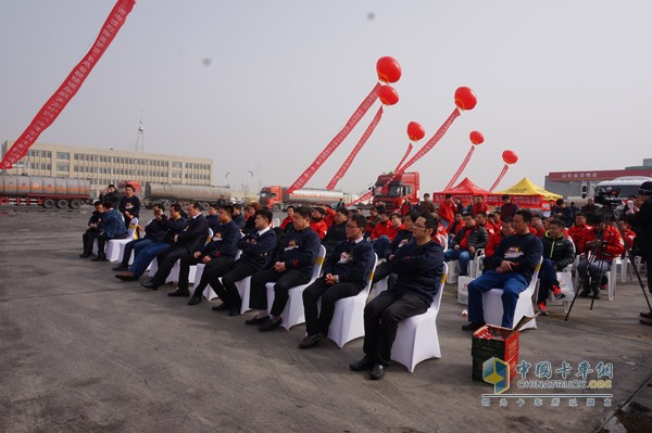 刷新?；愤\(yùn)輸駕駛大賽新高度 出彩天龍哥贏戰(zhàn)東營(yíng)