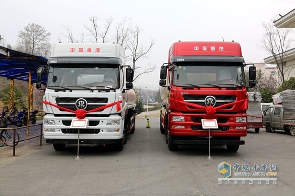 全新升級(jí)的汕德卡車(chē)型和新斯太爾車(chē)型