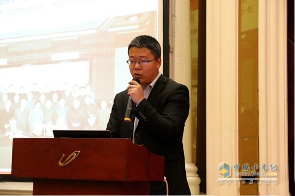 重汽商用車(chē)鄂豫大區(qū)品系經(jīng)理巨強(qiáng)德