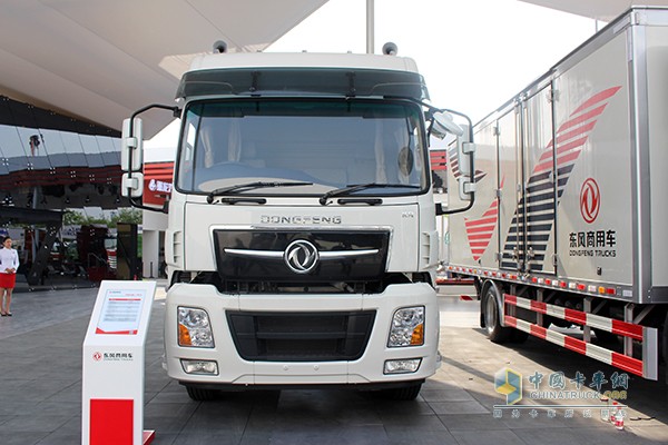 東風(fēng)天龍右置方向盤(pán)出口東南亞的車(chē)型