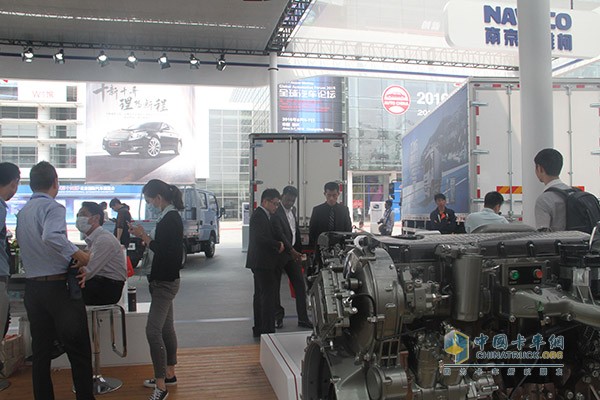 戴了口罩的機智觀眾