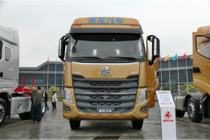 東風(fēng)柳汽 乘龍H7 480馬力 6X4 牽引車(chē) 東風(fēng)柳汽 乘龍H7 480馬力 6X4 牽引車(chē)